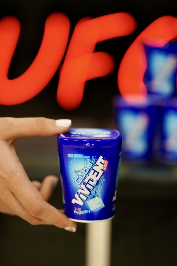 آدامس ویویدنت بشکه ای (Vivident Cube)