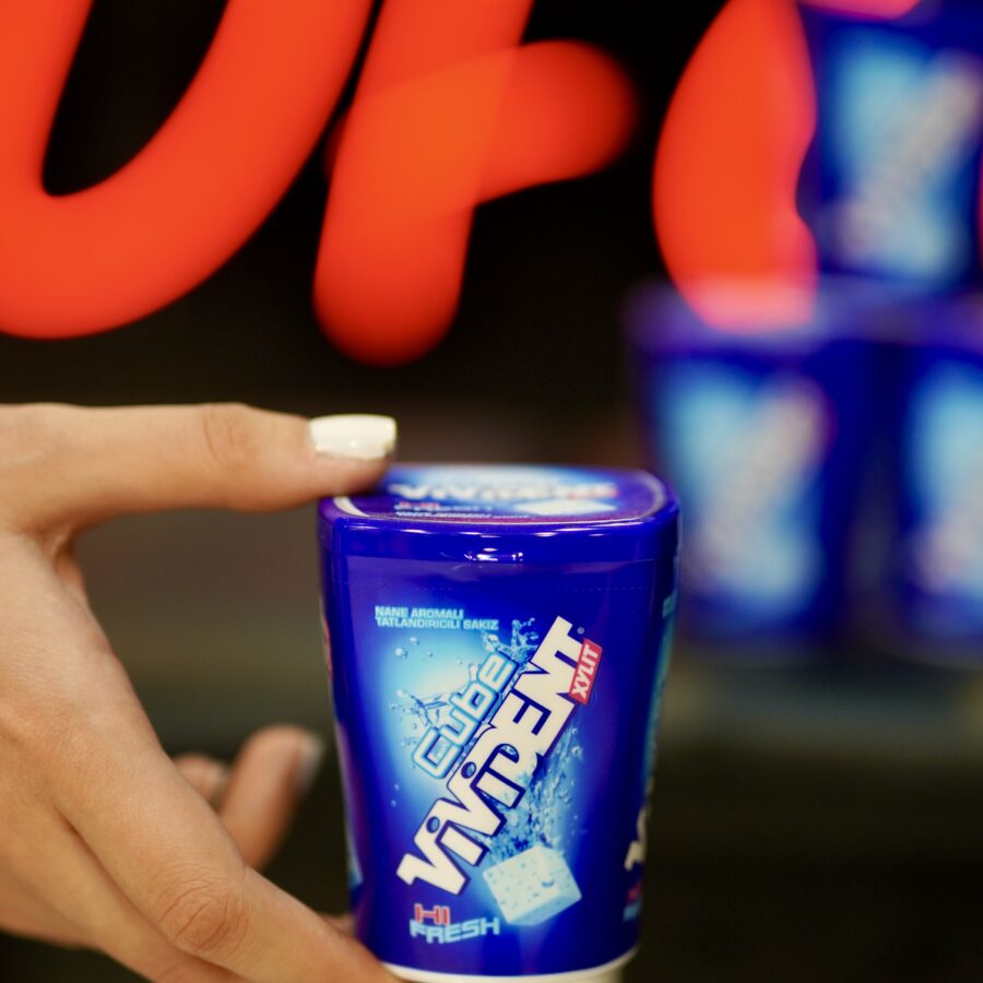 آدامس ویویدنت بشکه ای (Vivident Cube)