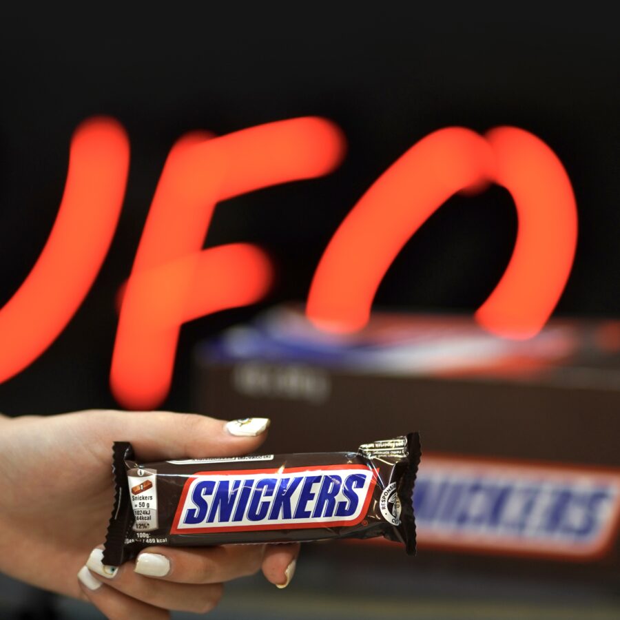 DSC01109 شکلات اسنیکرز (Snickers)