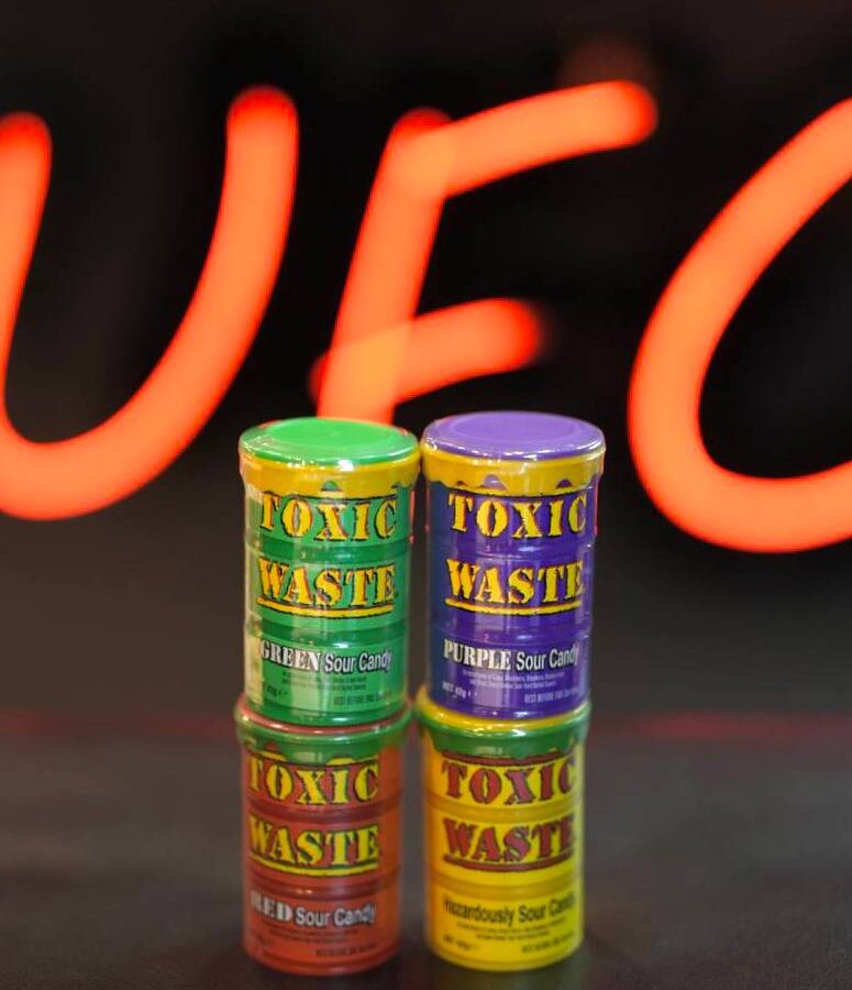 IMG_20250307_145727_115 آبنبات ترش تاکسیک وست(Toxic Waste)