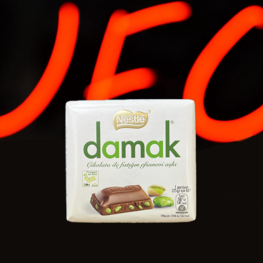 شکلات شیری با پسته(Nestlé Damak )