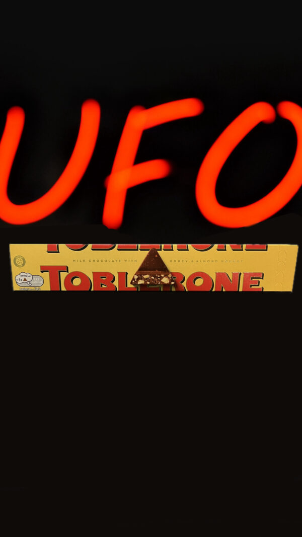 D9B16A9D-44F7-4F63-AC7F-94EA876859AD توبلرون (Toblerone)