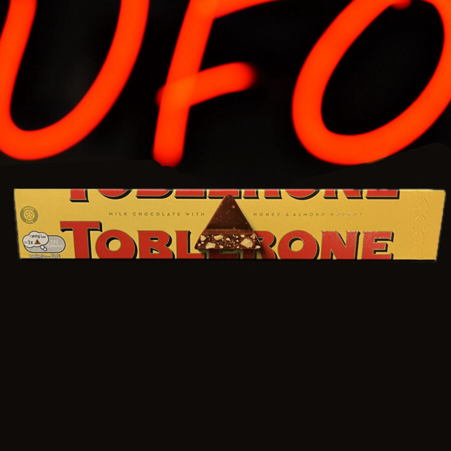 D9B16A9D-44F7-4F63-AC7F-94EA876859AD توبلرون (Toblerone)